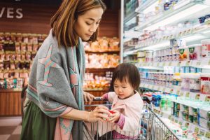 Prof. Sinikka Elliott featured in the Huffington Post about unrealistic expectations of home cooking