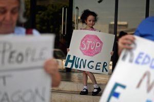 Prof. Sinikka Elliott publishes an op-ed in Politico magazine on families and food-assistance programs