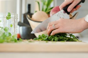 Prof. Sinikka Elliott featured in Today’s Parent on the challenges some families face on finding time to cook
